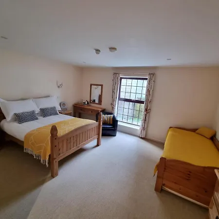 Zucchini Hotel Truro